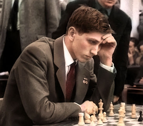 545px-Bobby_Fischer_1960_in_Leipzig_in_color