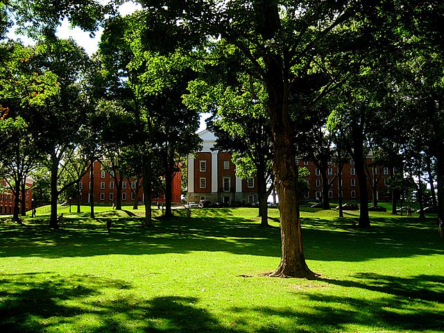 640px-Amherst_College_Main_Quad