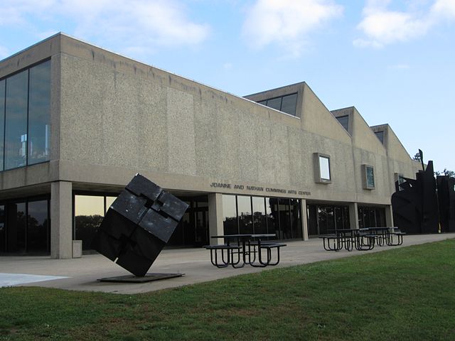 640px-Cummings_Art_Center_Connecticut_College