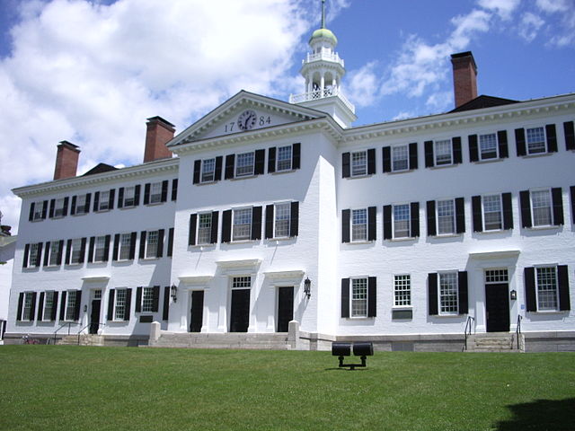 640px-Dartmouth_College_campus_2007-06-23_Dartmouth_Hall_02