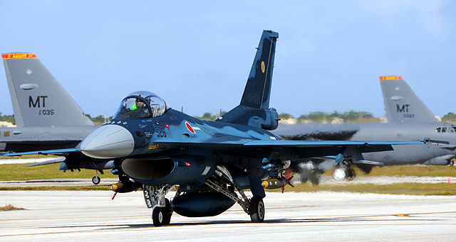 640px-F-2A_(526)_of_6_Sqn_taxis_at_Andersen_Air_Force_Base,_-5_Feb._2009_a