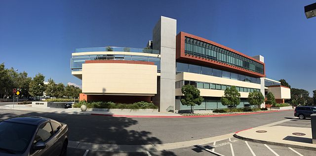 640px-Kravis_Center,_Claremont_McKenna_College,_July_2015