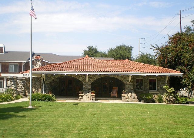 640px-Pitzer_House,_Claremont