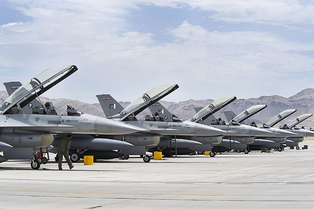 640px-PAF-F16s-RedFlag